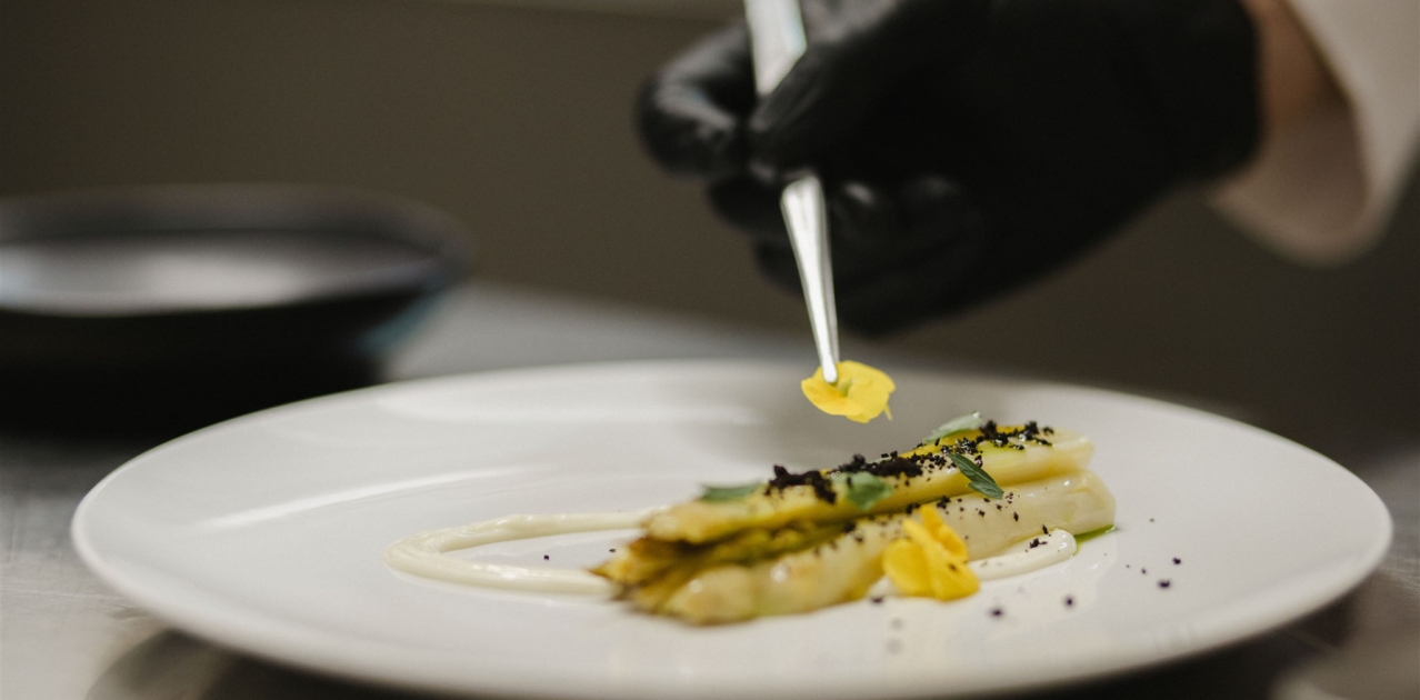 Pomoćni Kuhar / Kuharica